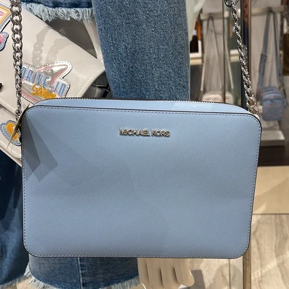 MICHAEL KORS Jet Set Large Saffiano Leather Crossbody Bag
LIGHT SKY
NWT - Picture 15 of 16